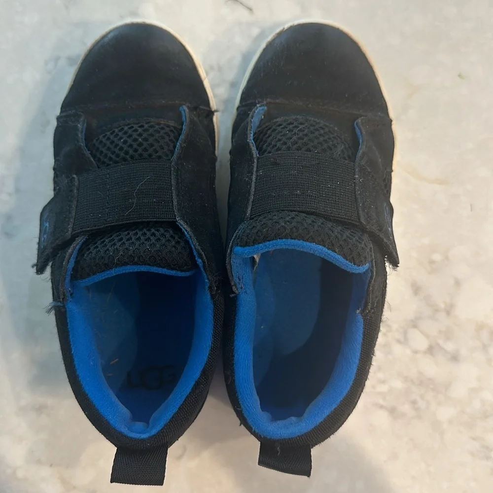 UGG Rennon Black Suede Low Top Sneaker Shoes Toddler Size 11